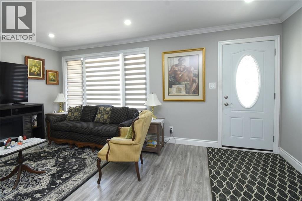 185 ROSSLYN Avenue N - Image 6