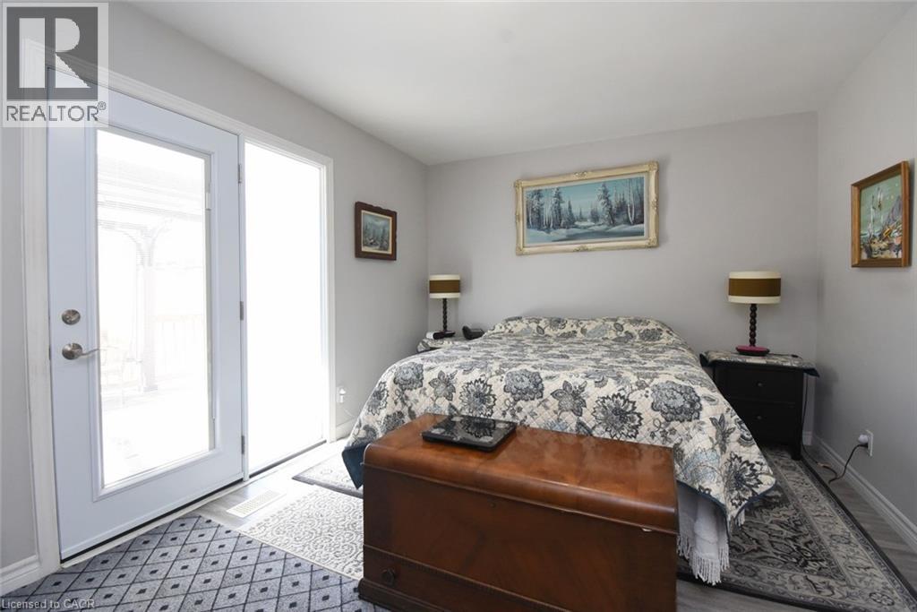 185 ROSSLYN Avenue N - Image 15
