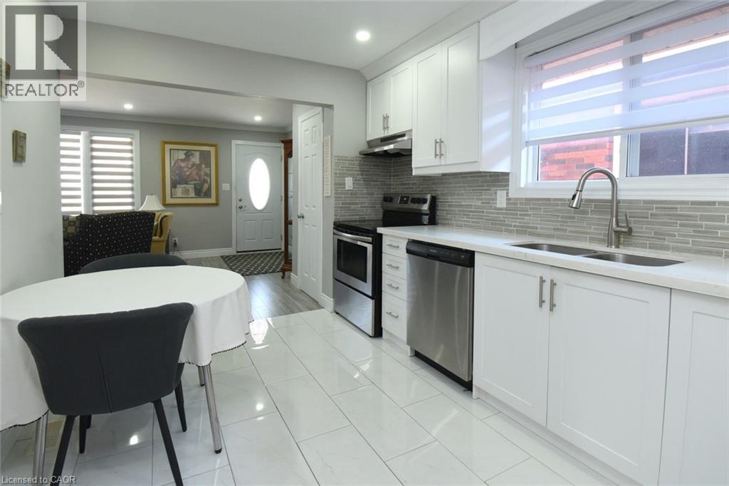 185 ROSSLYN Avenue N - Image 8