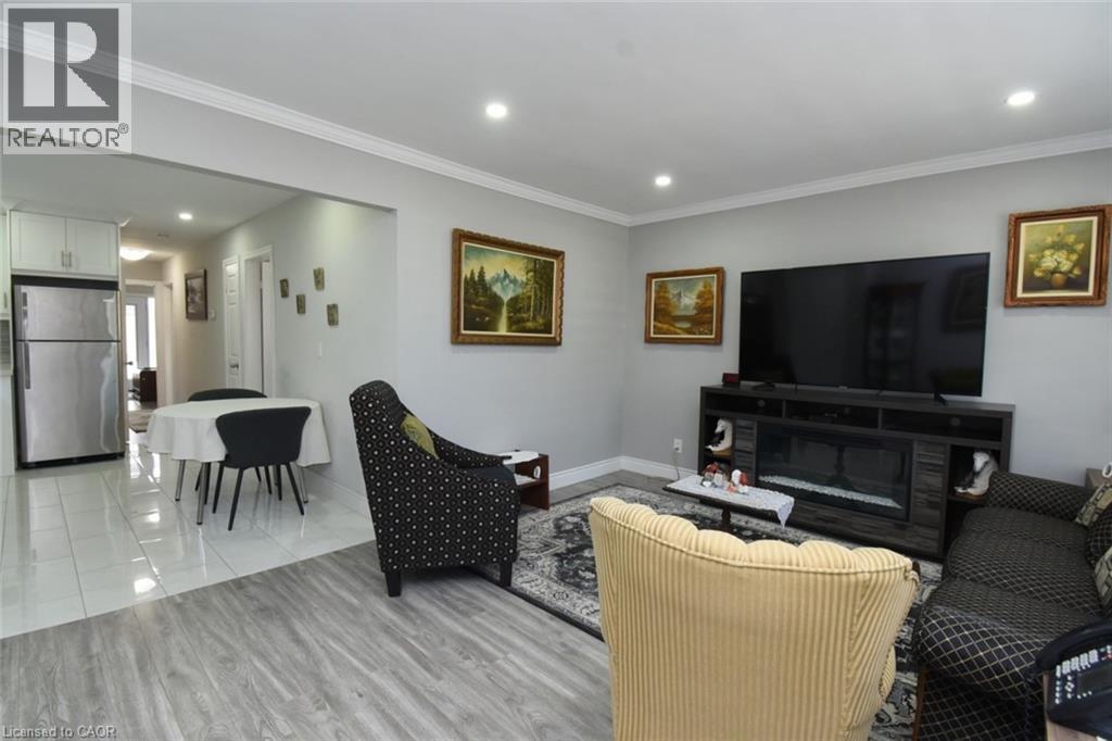 185 ROSSLYN Avenue N - Image 5
