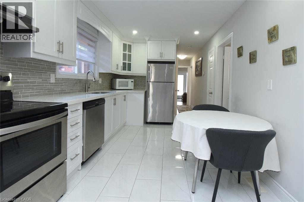 185 ROSSLYN Avenue N - Image 11