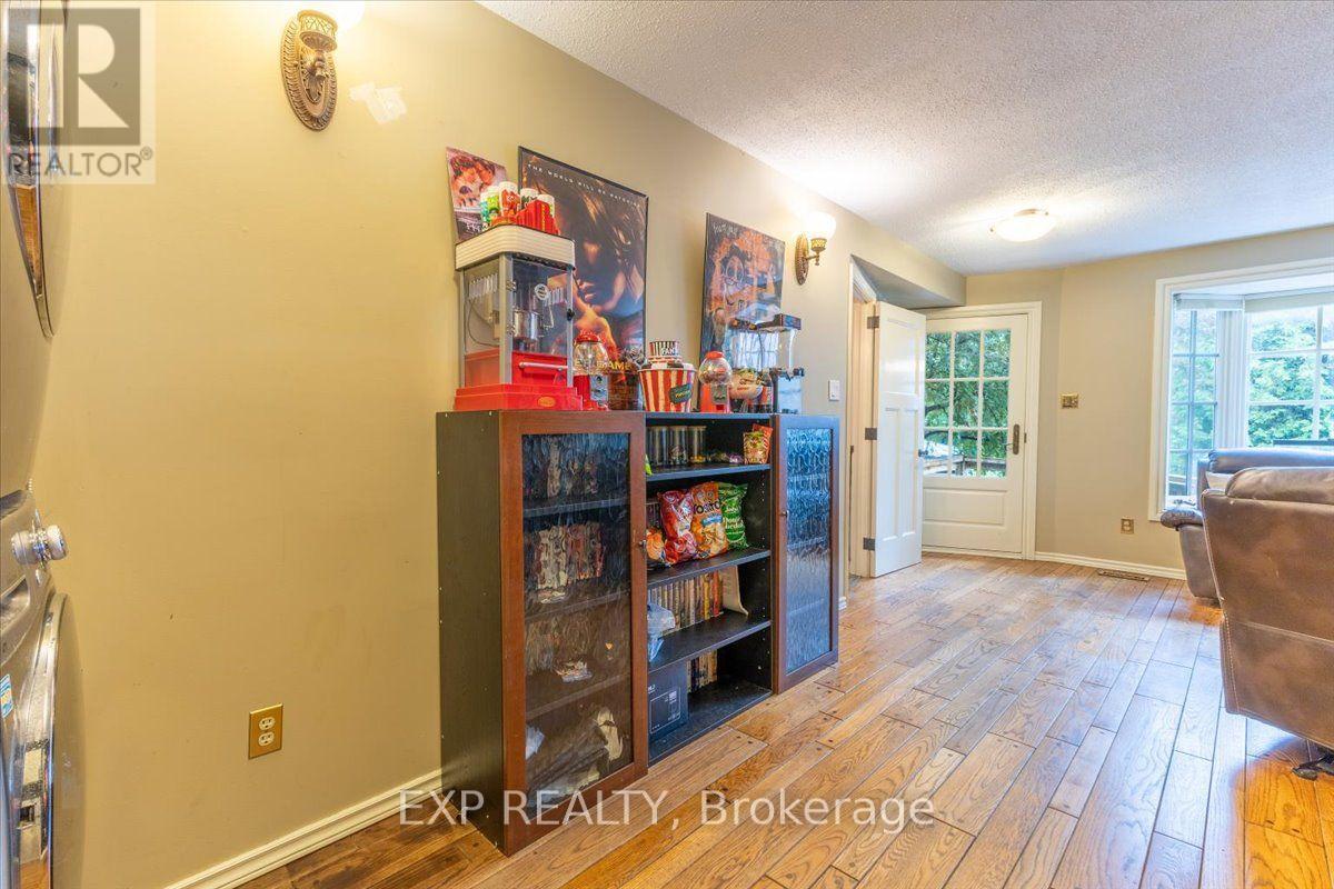 5519 OLD RICHMOND ROAD - Image 38