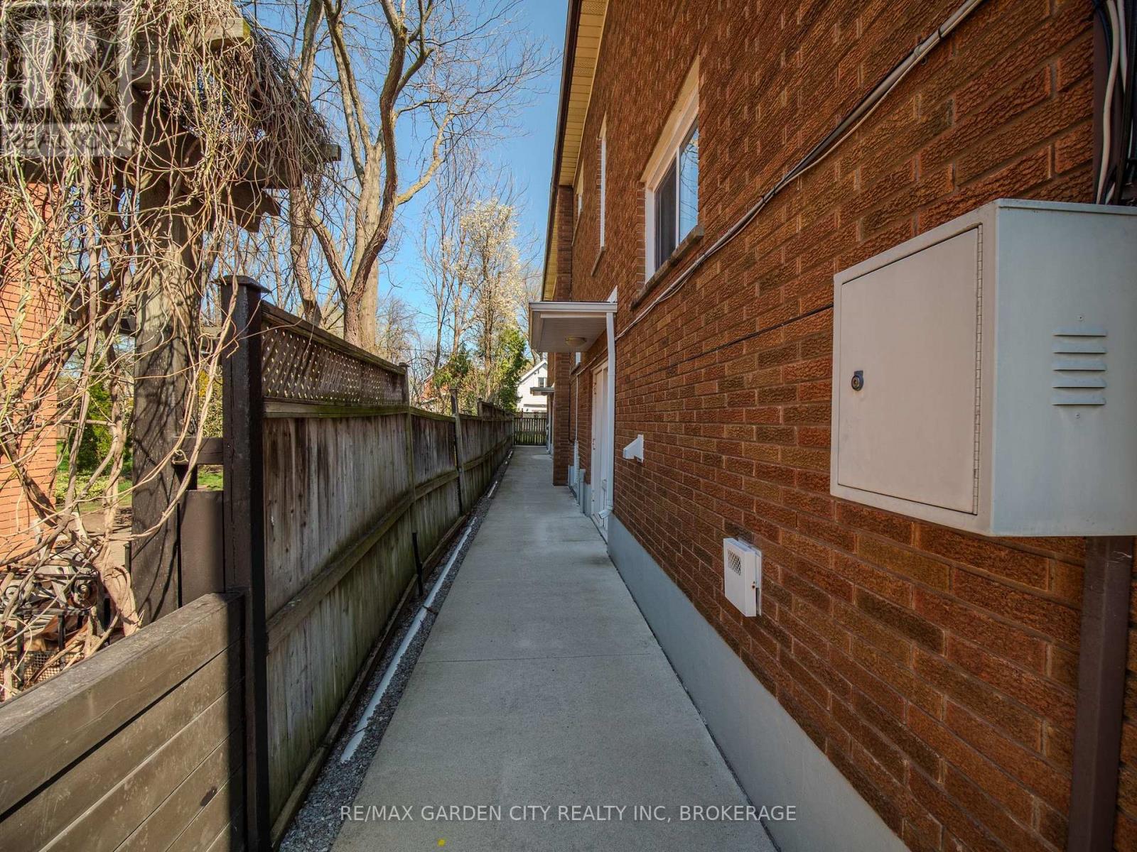 25 OTTAWA STREET - 7