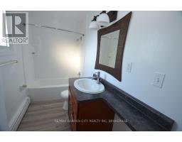 25 Ottawa Street, St  Catharines, ON L2R1Z1 Photo 12