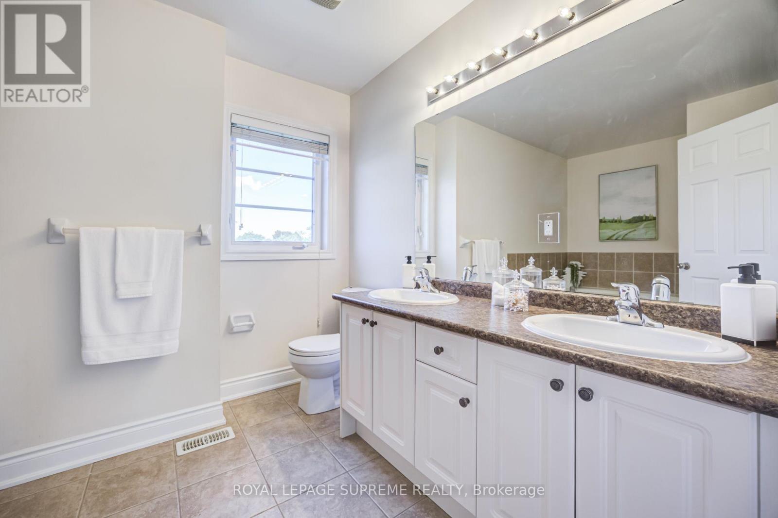 19B HOBDEN PLACE - 25