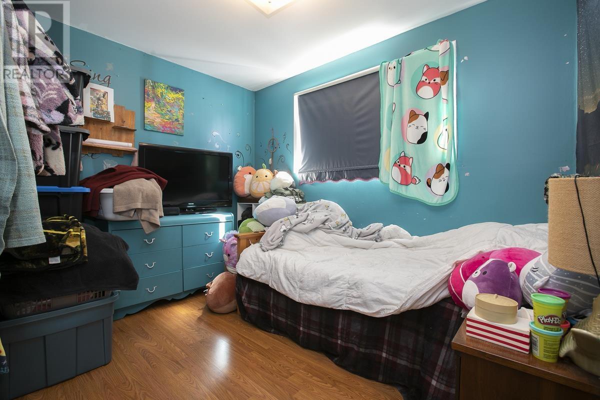 379 Chambers AVE - 18