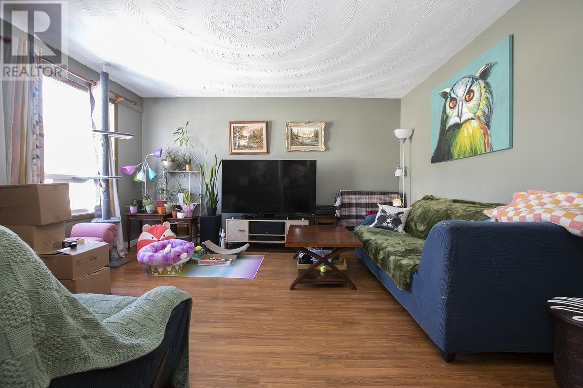 379 Chambers AVE - 10