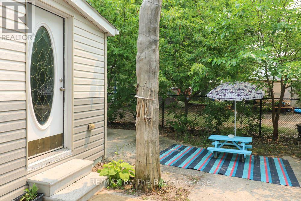217 DUNKERRON AVENUE - Image 24