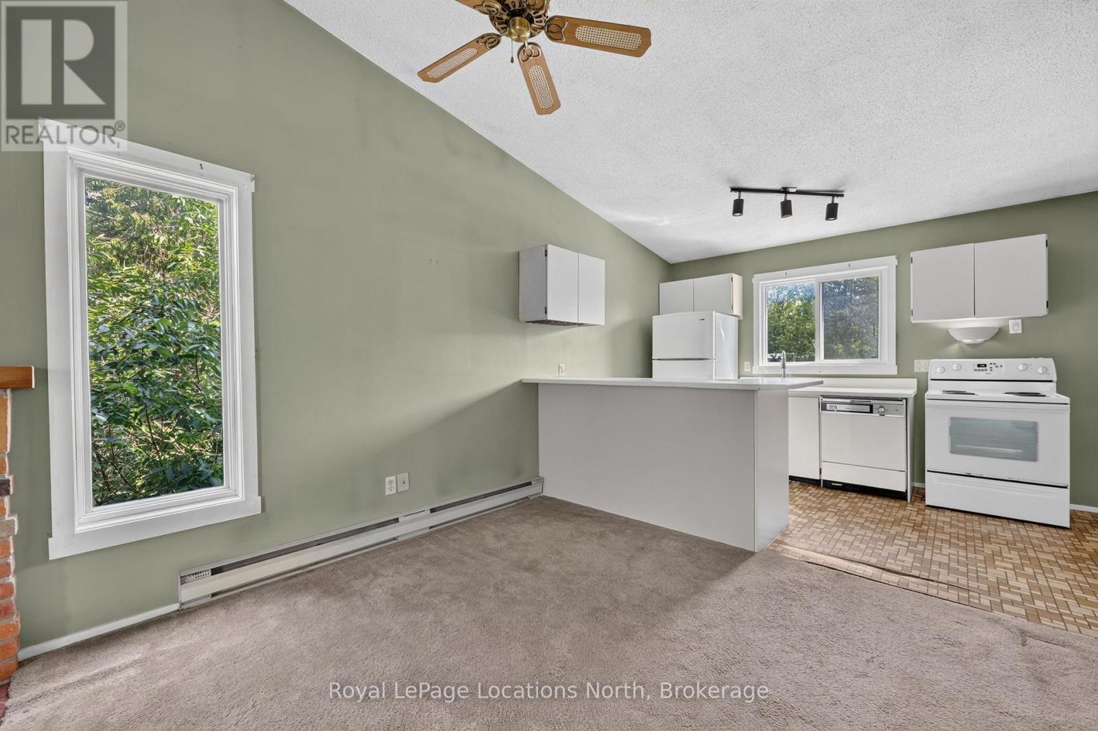 #253 13 HARBOUR STREET W - 11