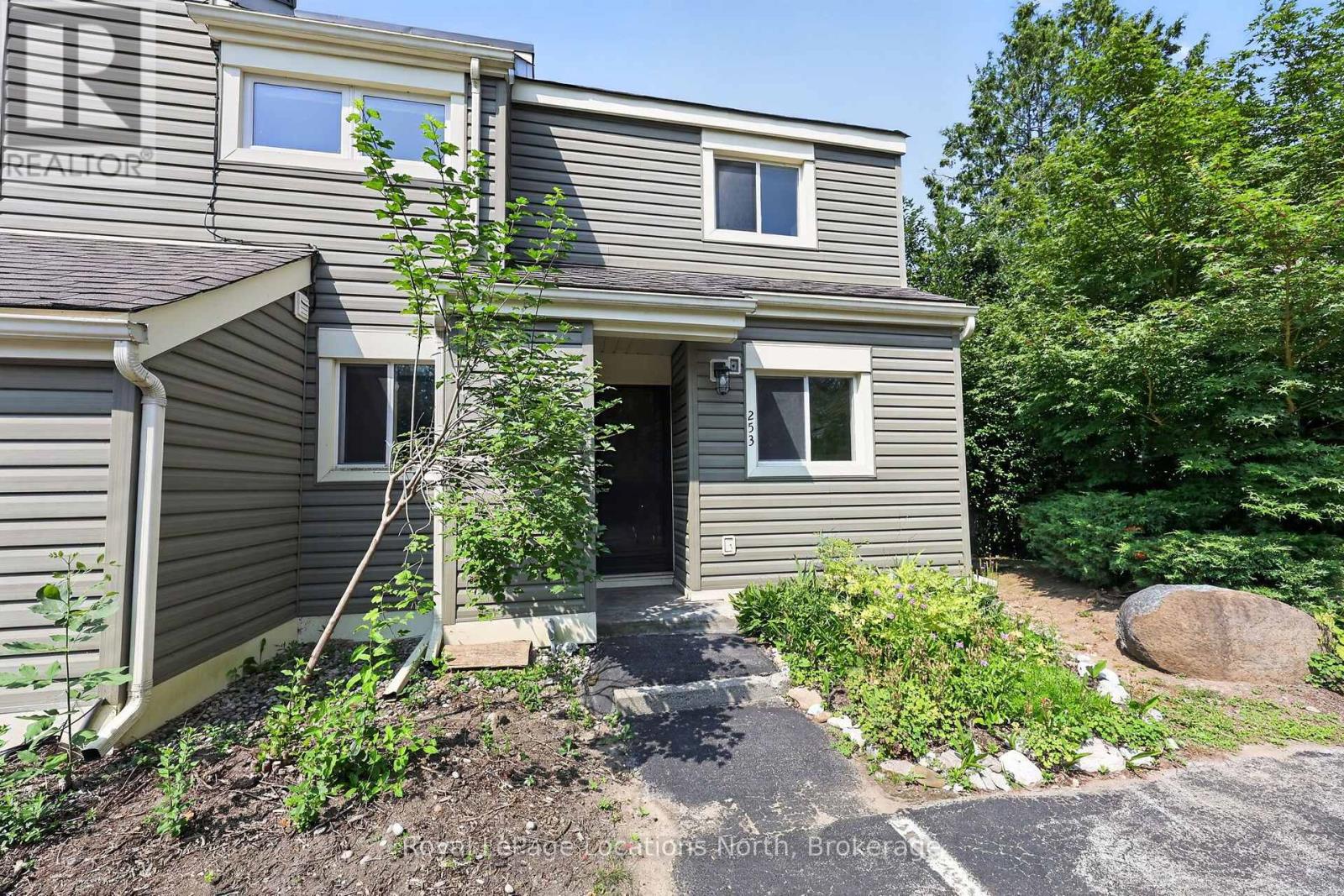 #253 13 HARBOUR STREET W - 2