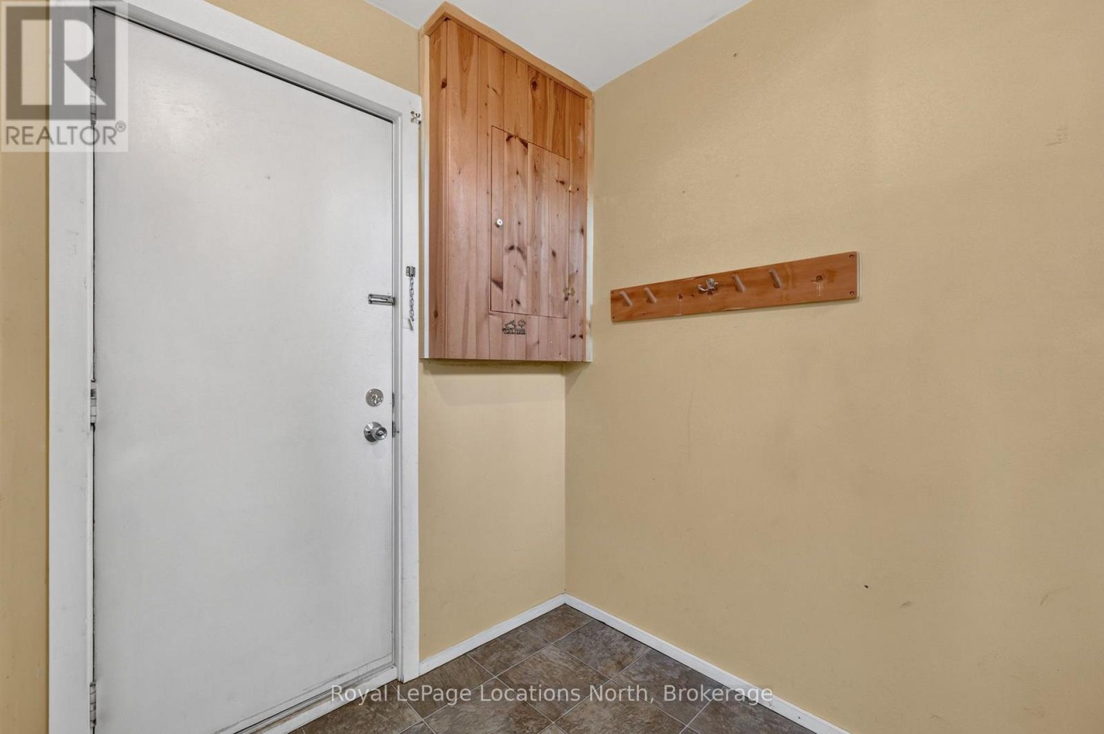 #253 13 HARBOUR STREET W - 5