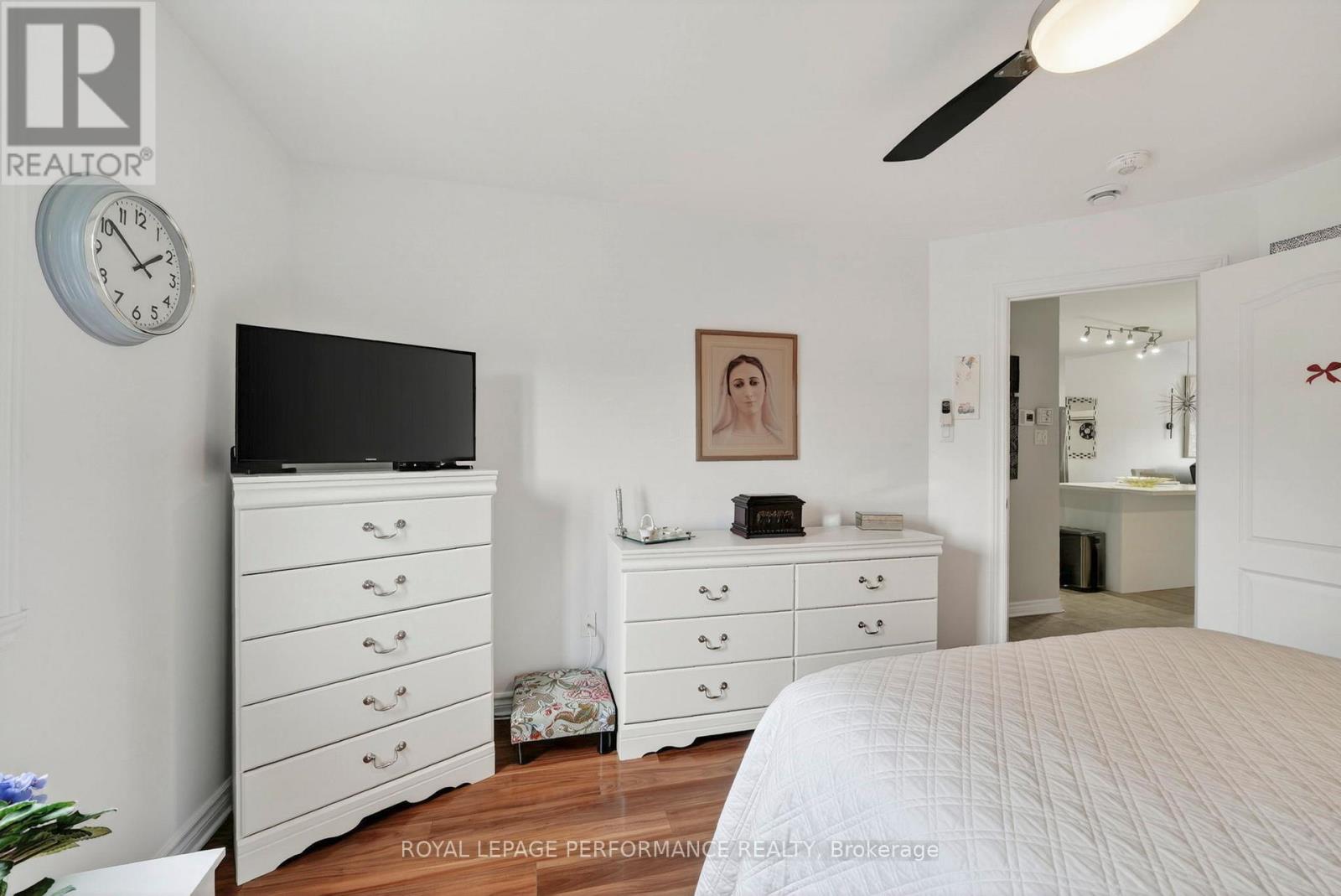 #204 222 FIRST STREET E - 25