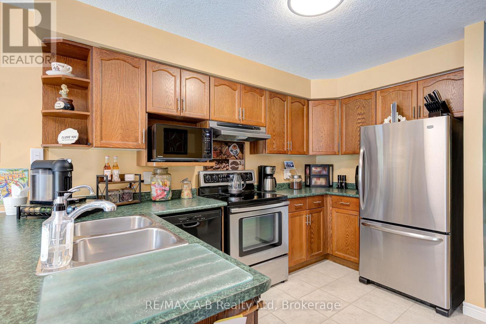 521 NELSON STREET - 13