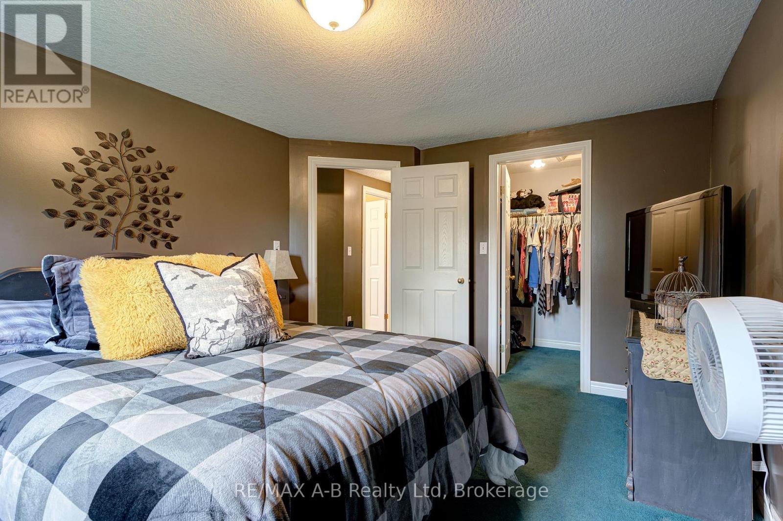521 NELSON STREET - 25