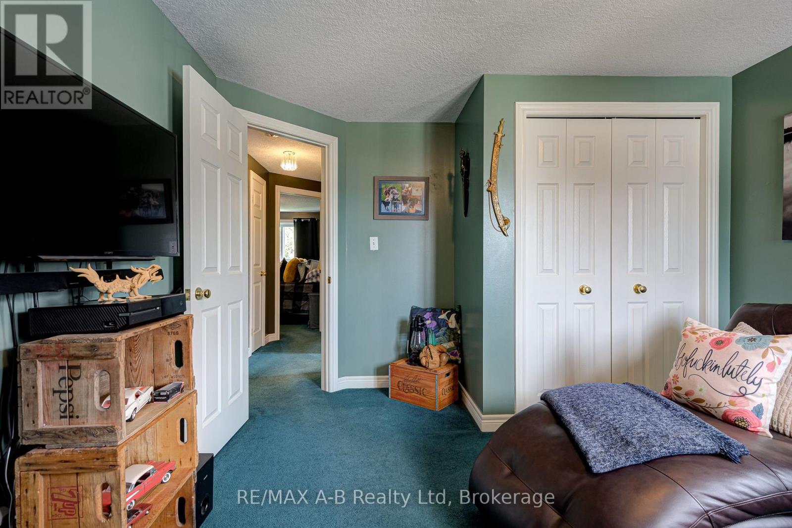 521 NELSON STREET - 30