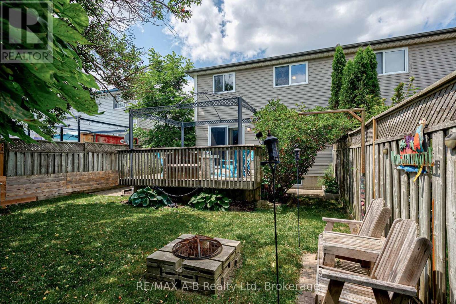 521 NELSON STREET - 43