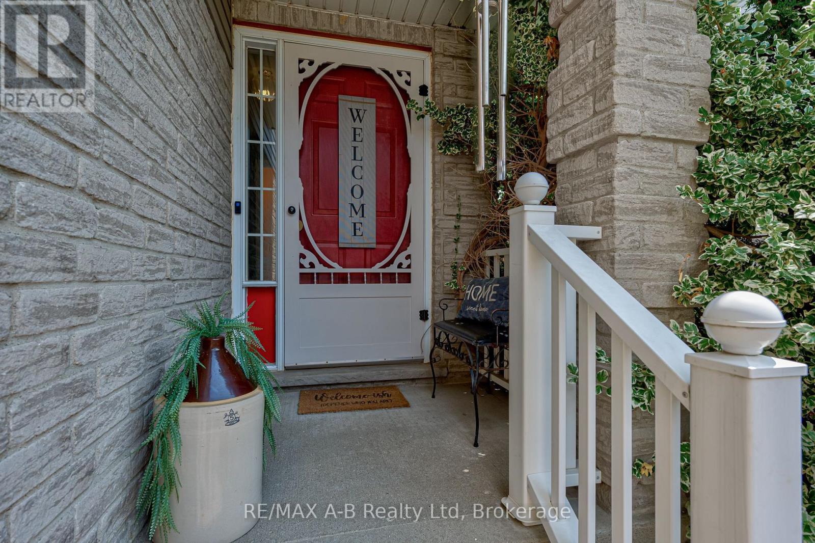 521 NELSON STREET - 5