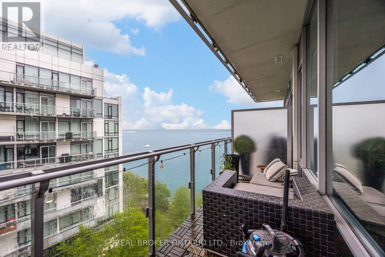 #916 29 QUEENS QUAY E - 20