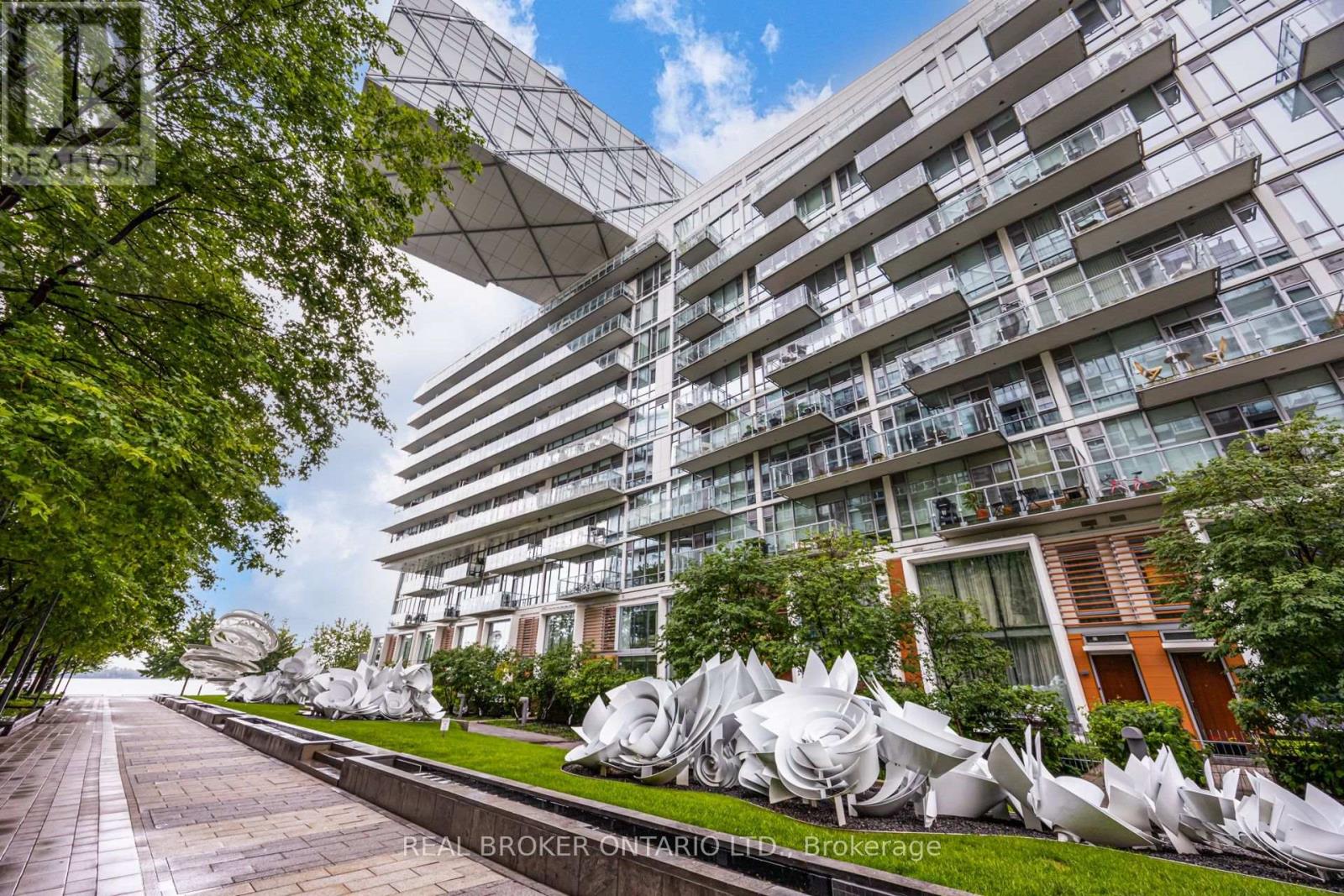 #916 29 QUEENS QUAY E - 25