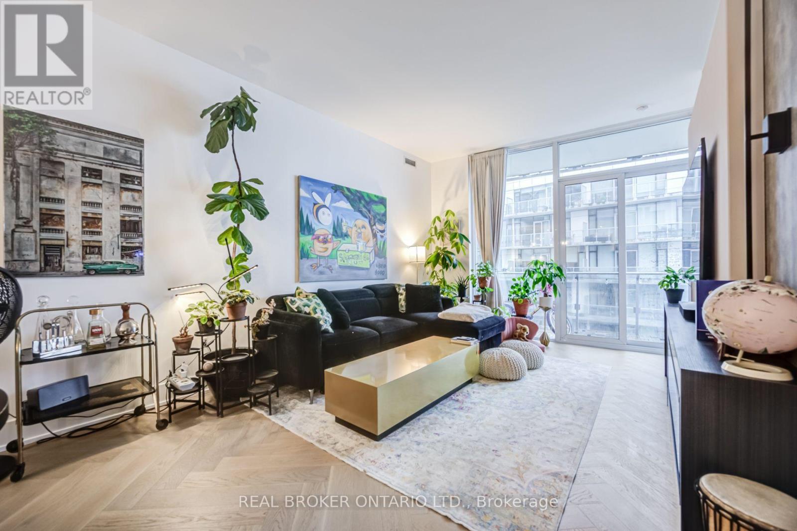 #916 29 QUEENS QUAY E - 8