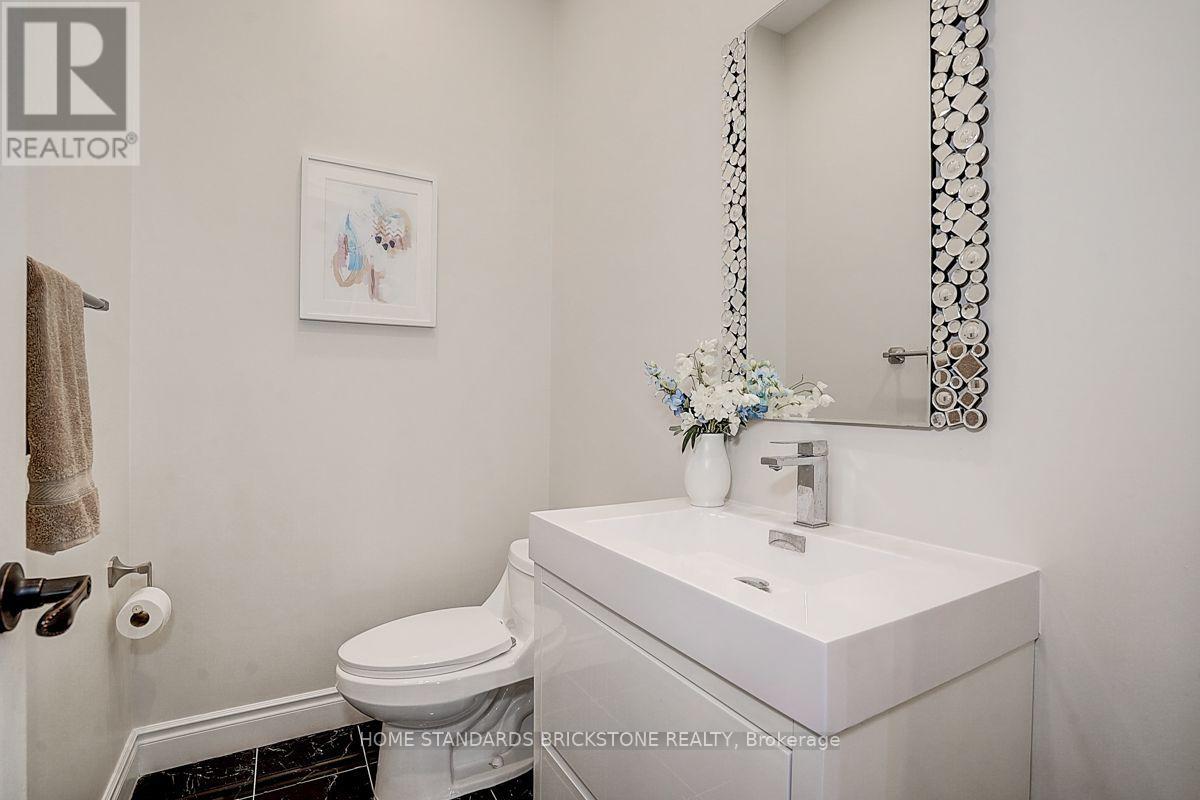 36 ABITIBI AVENUE - 24
