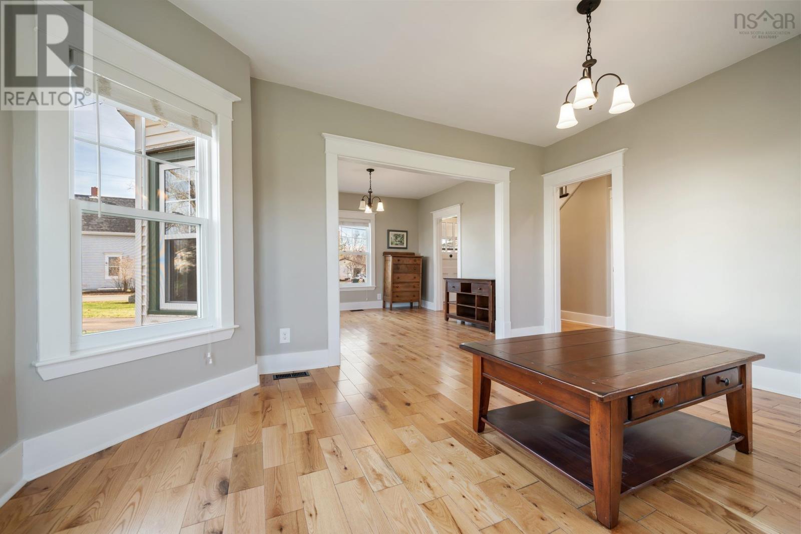 6 Hamilton Avenue - 27
