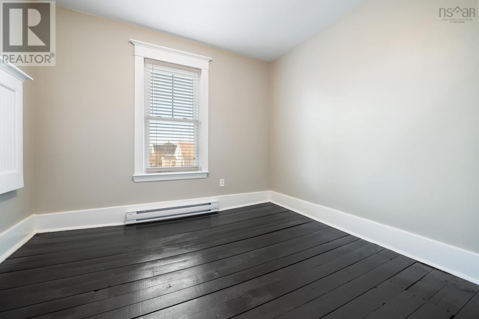 6 Hamilton Avenue - 43