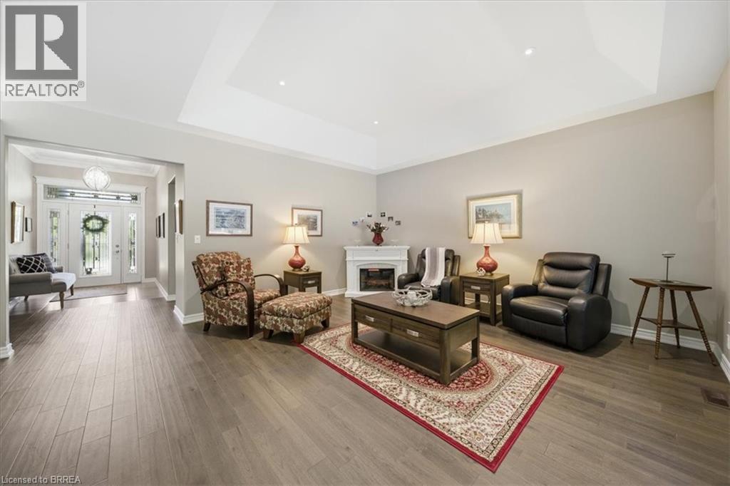 4 LYNNDALE Road - 8