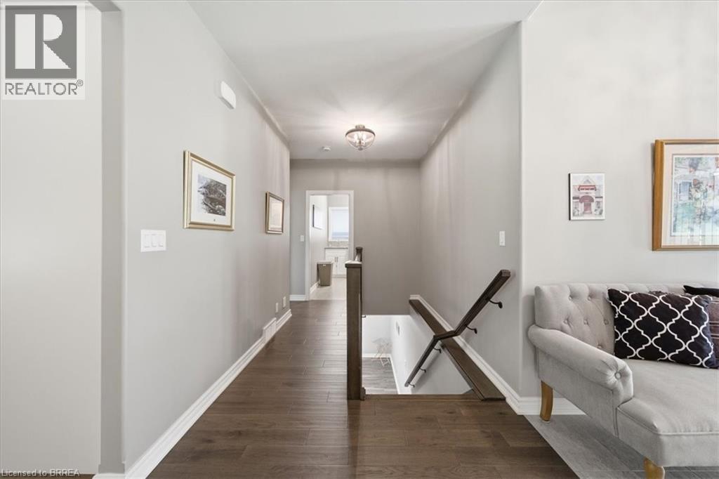 4 LYNNDALE Road - 22