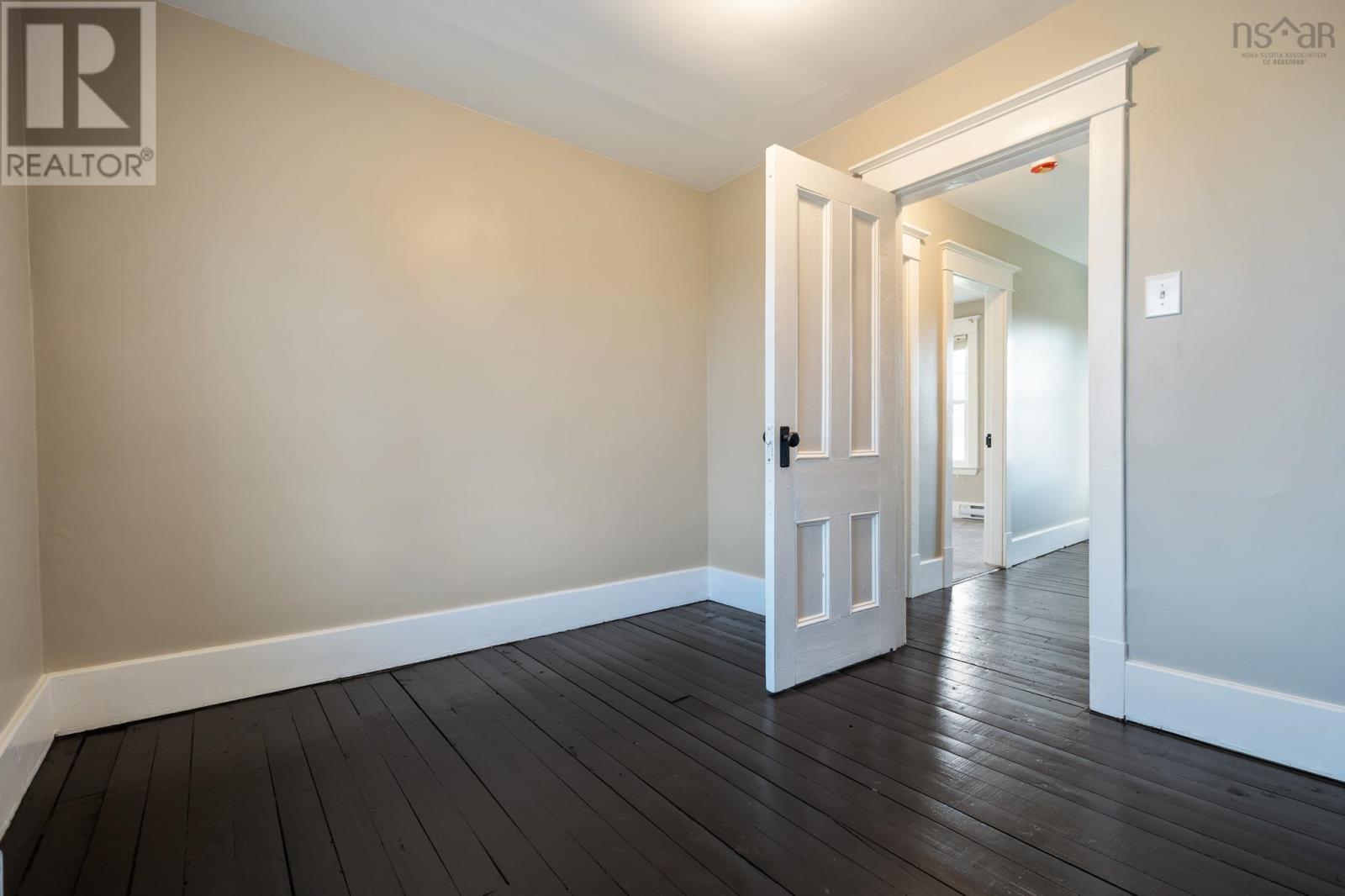 6 Hamilton Avenue - 40