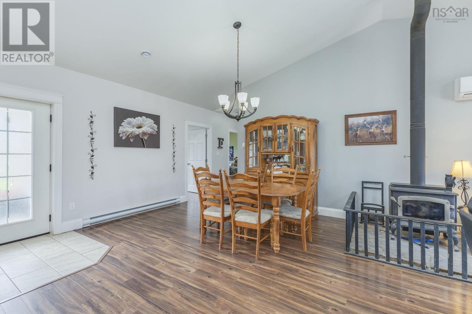 3548 Gairloch Road - 12
