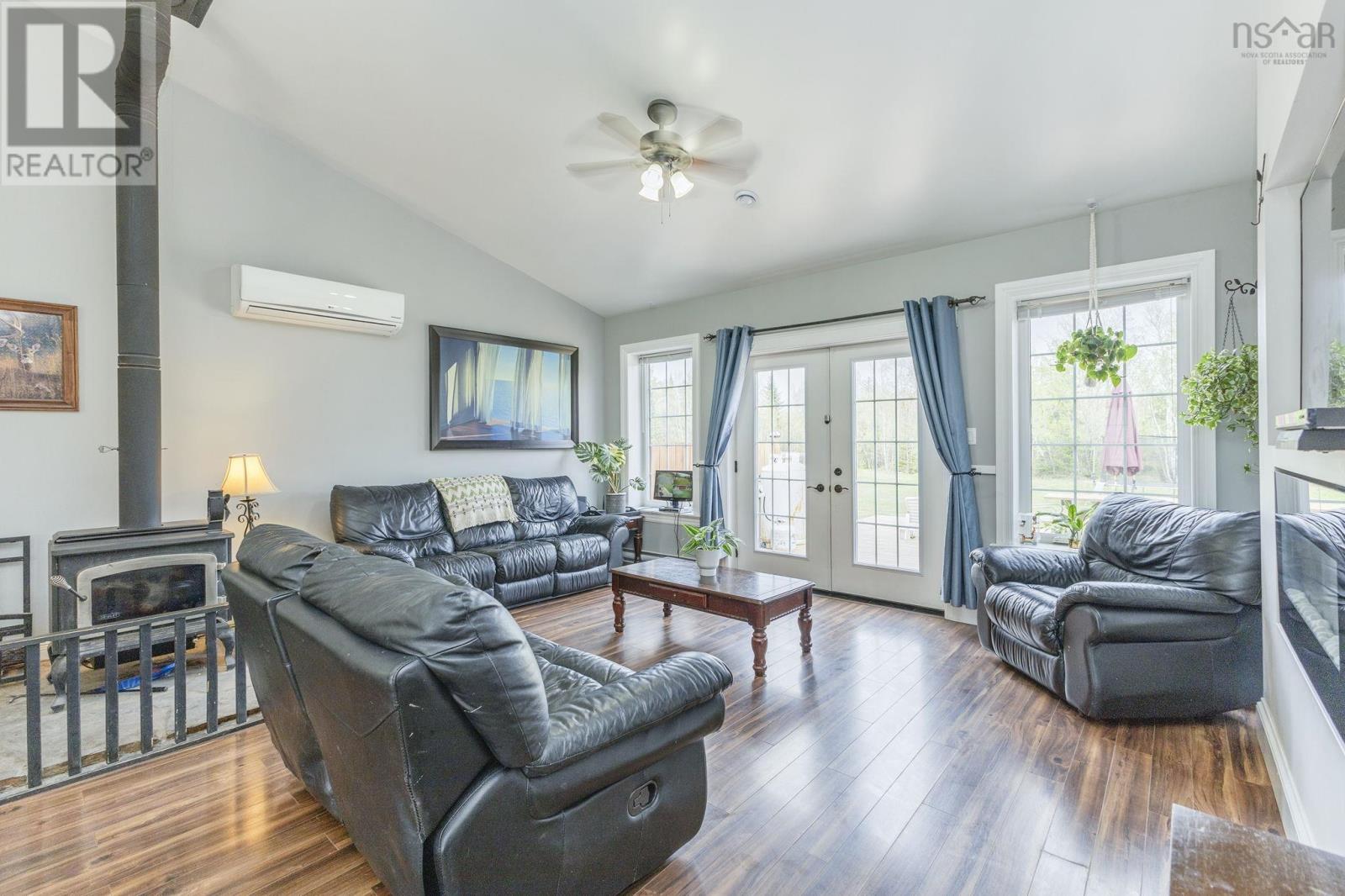 3548 Gairloch Road - 14