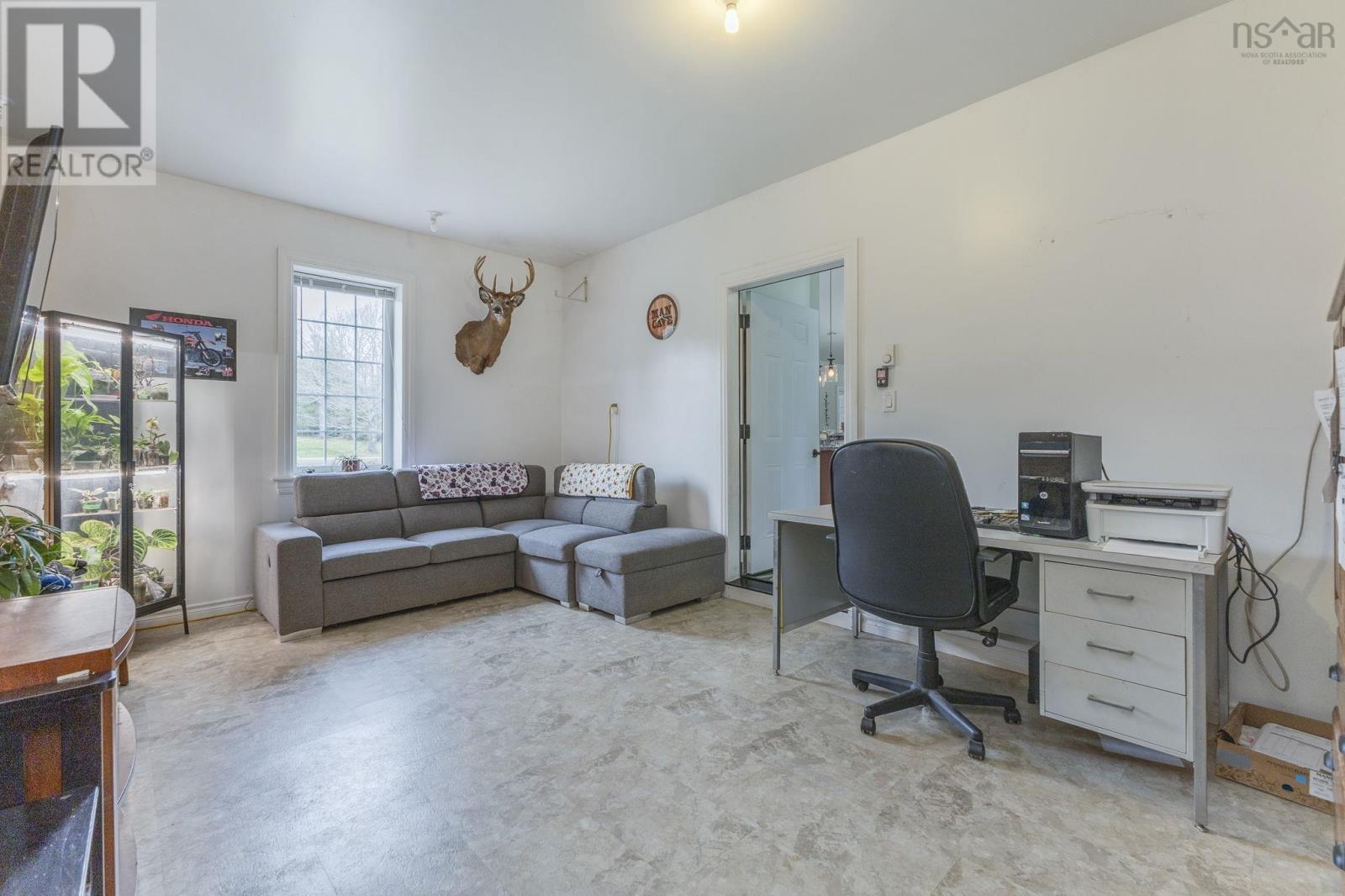 3548 Gairloch Road - 34