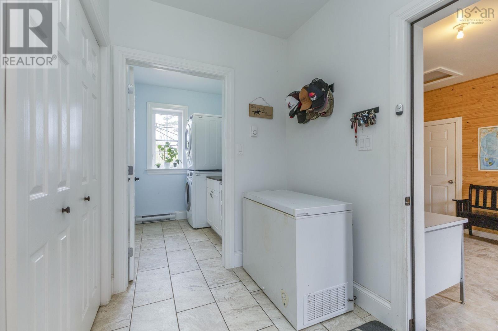 3548 Gairloch Road - 32
