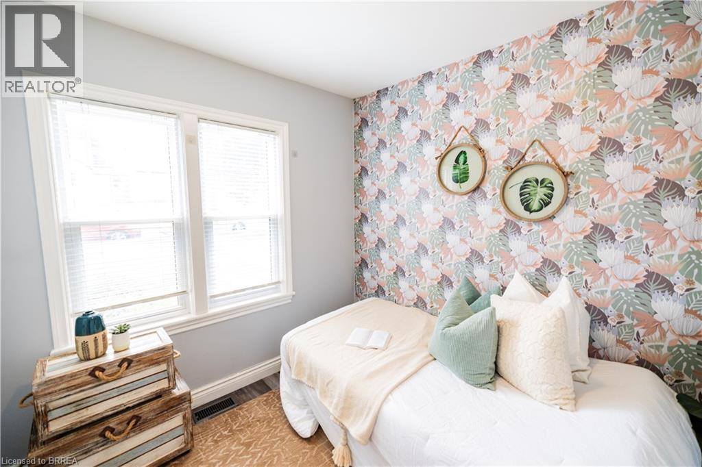 99 MORTON Avenue - 17