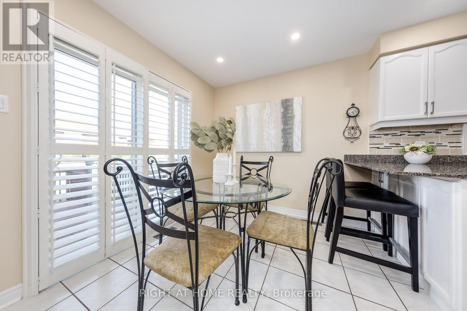 1552 OTONABEE DRIVE - 15