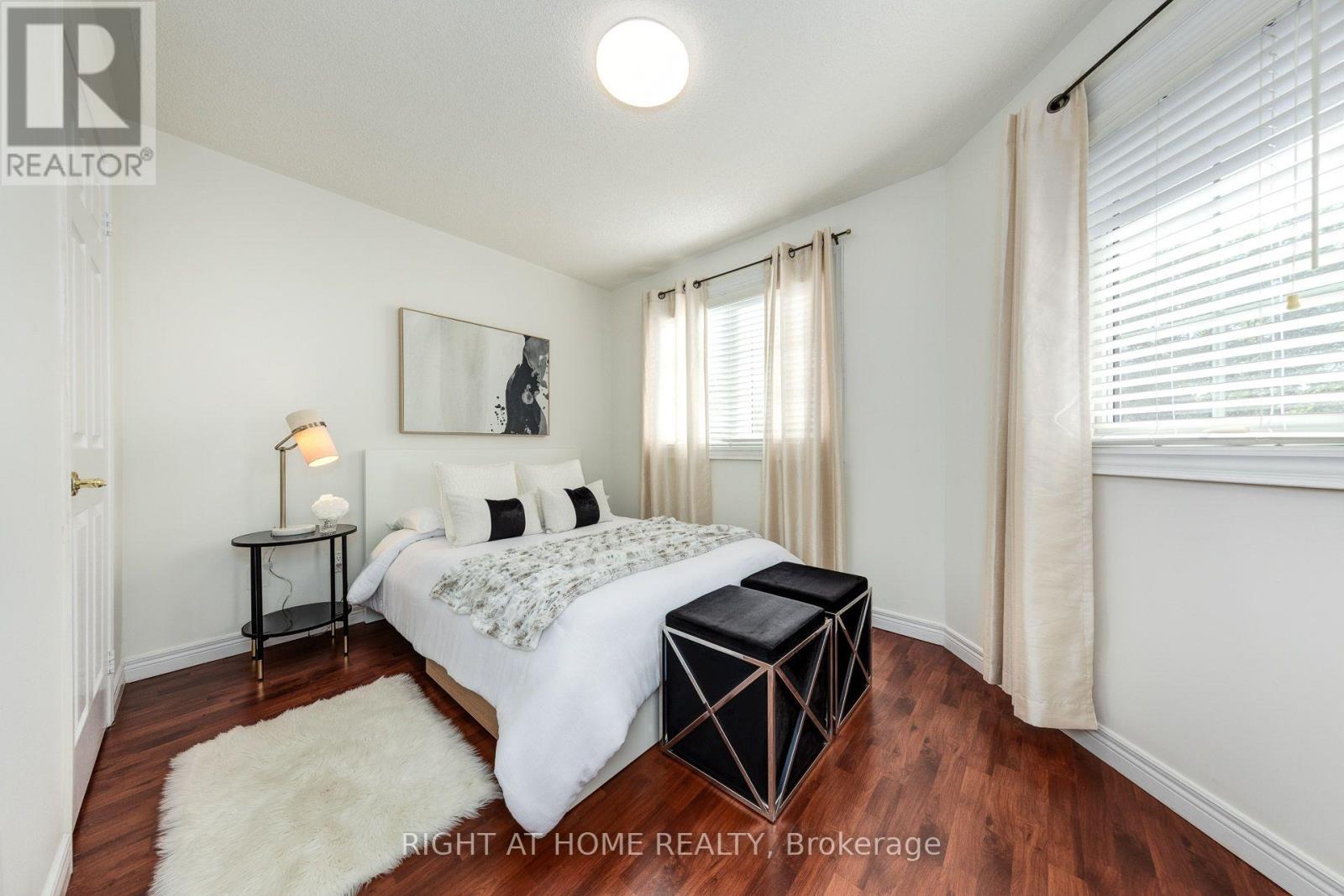 1552 OTONABEE DRIVE - 20