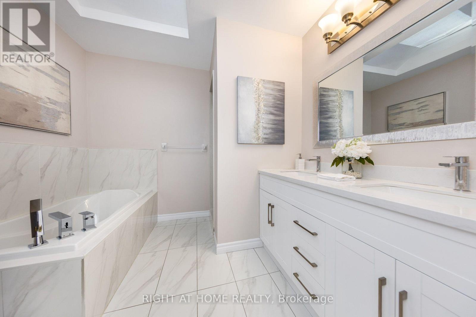 1552 OTONABEE DRIVE - 25