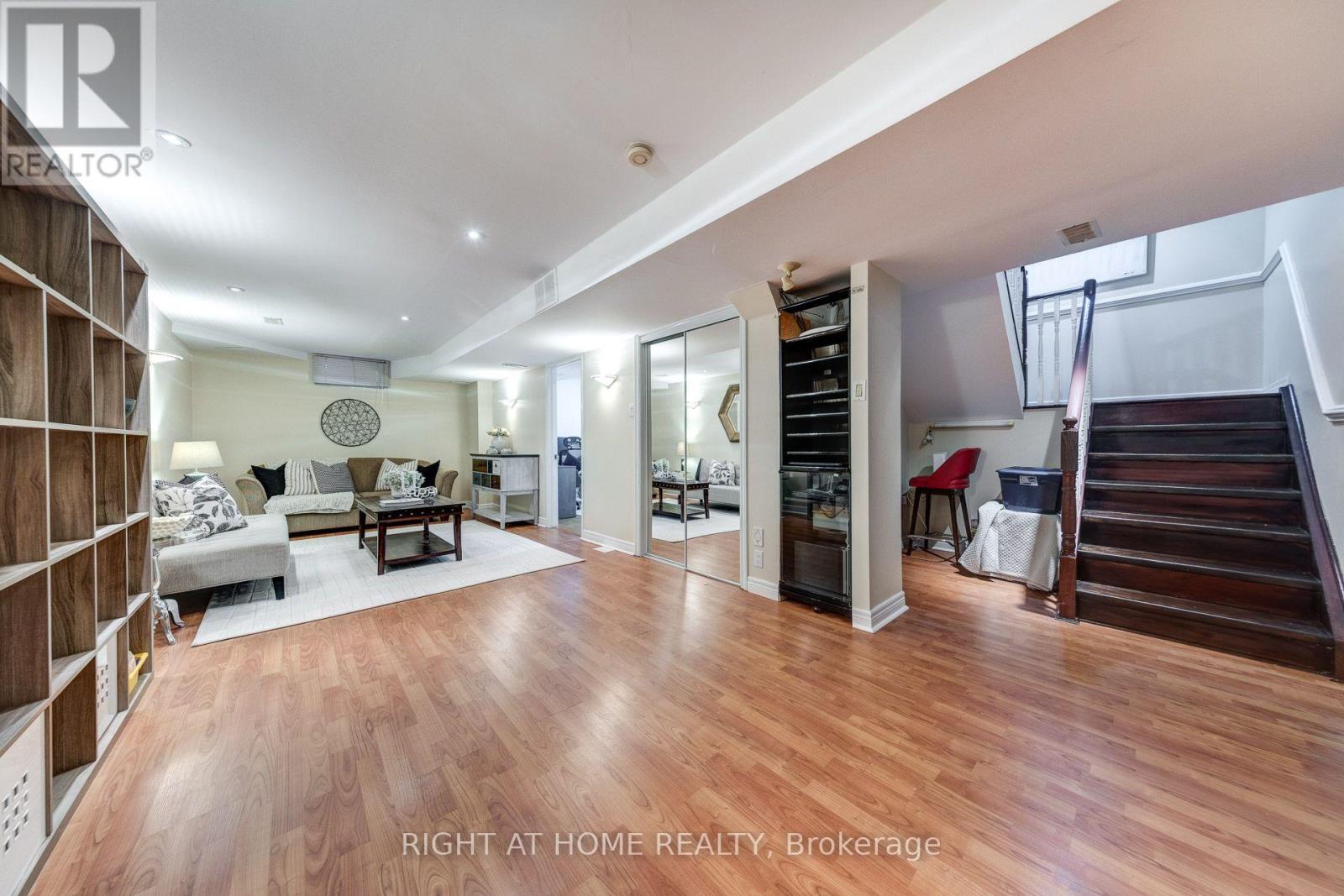 1552 OTONABEE DRIVE - 26