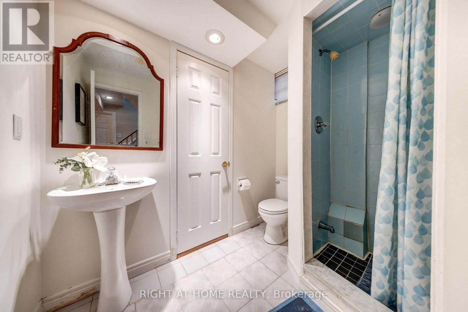1552 OTONABEE DRIVE - 28