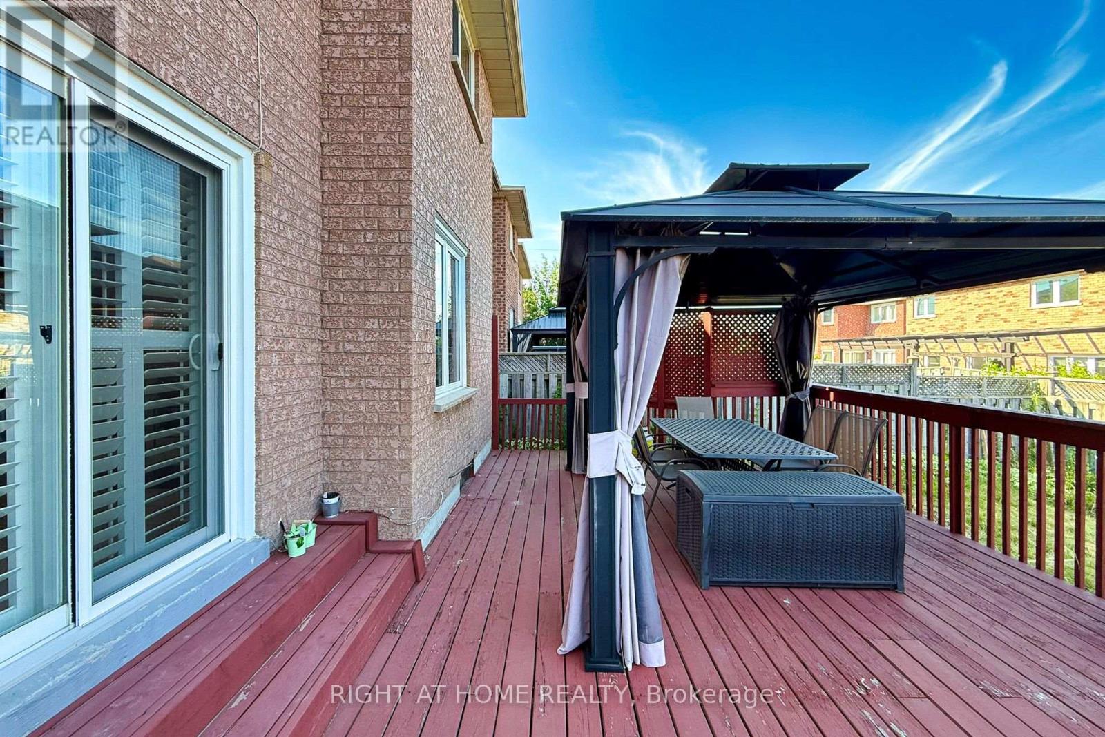 1552 OTONABEE DRIVE - 29