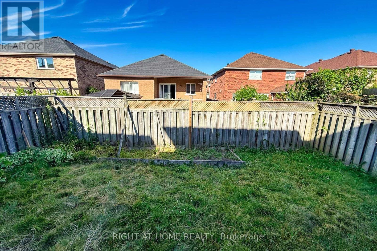 1552 OTONABEE DRIVE - 37