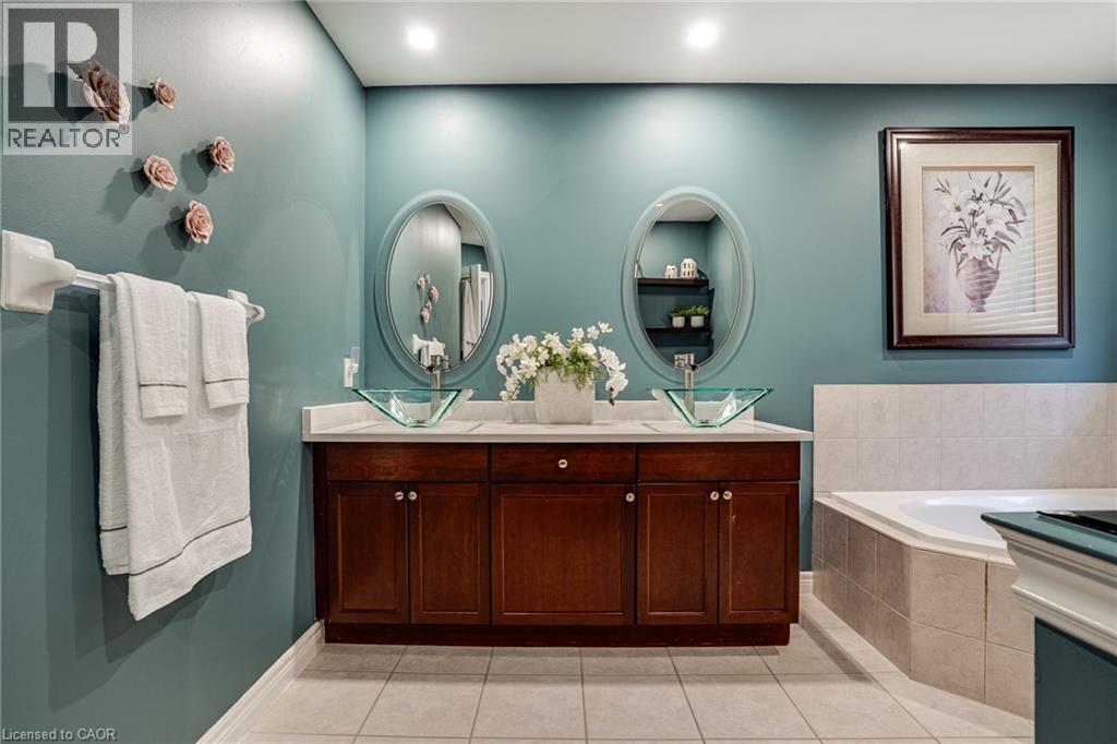 575 STONEHENGE Drive - 36