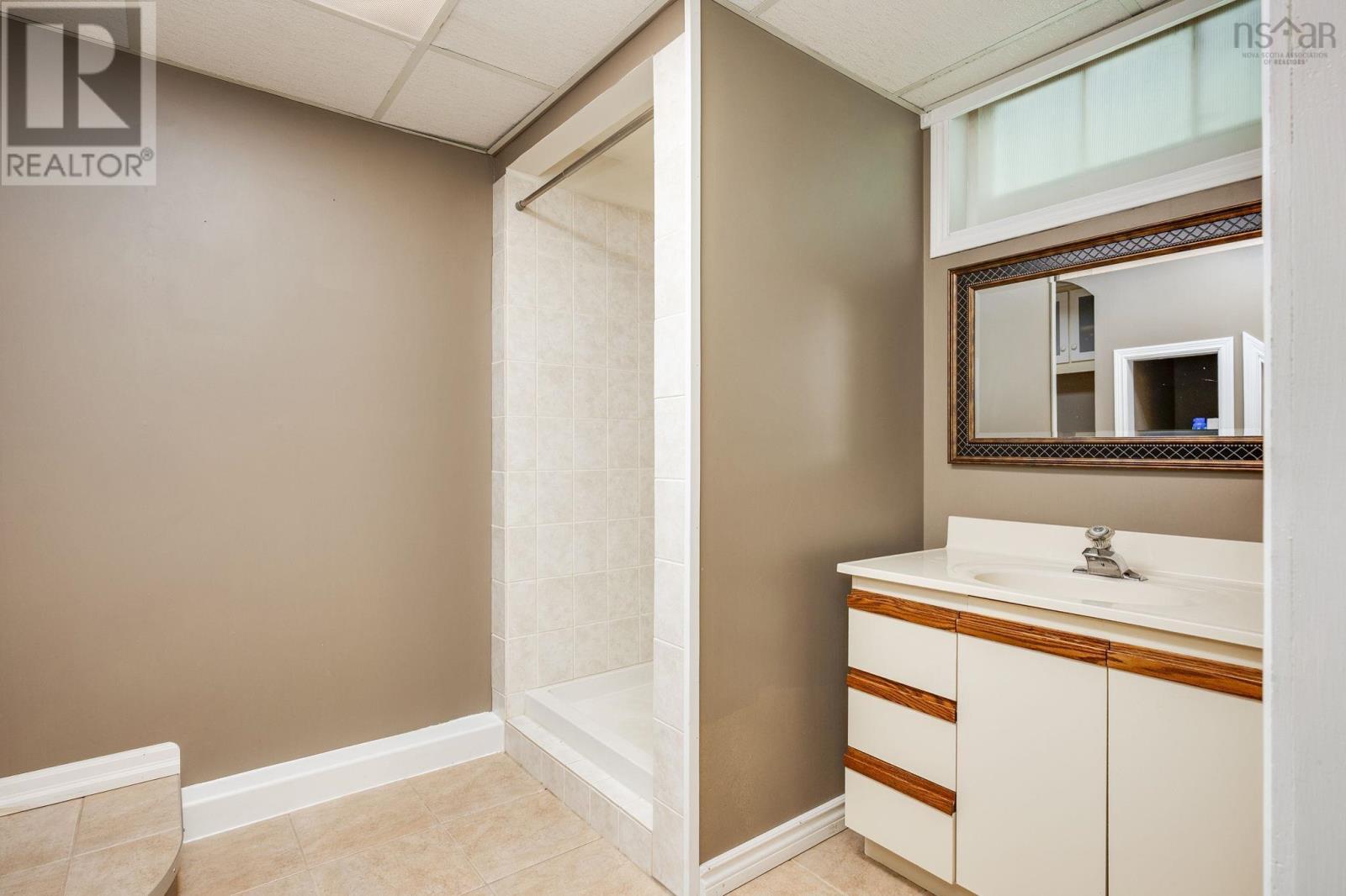 23 Brigadoon Ave - 46