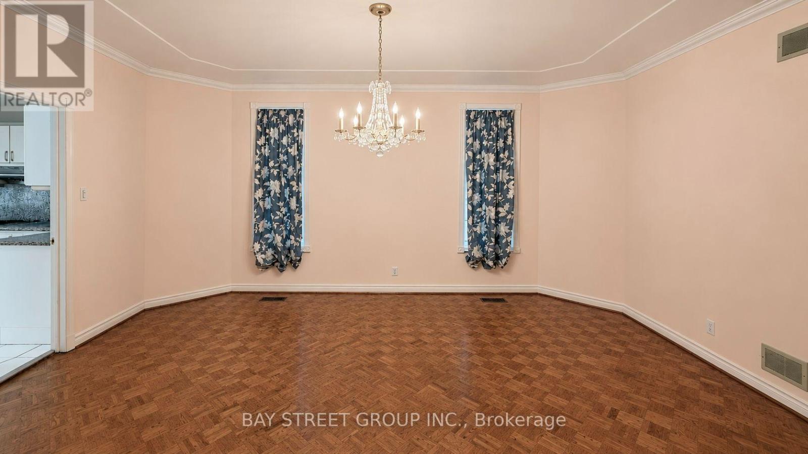 6 HUNT CLUB COURT - 10