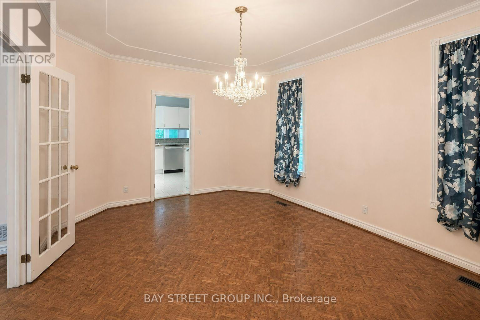 6 HUNT CLUB COURT - 12