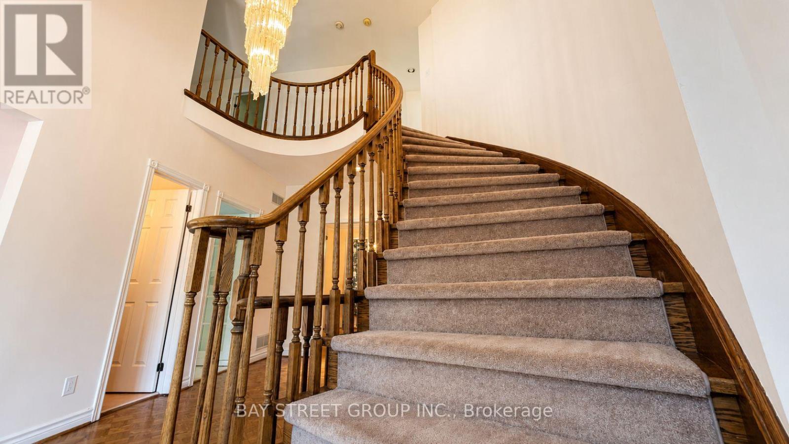 6 HUNT CLUB COURT - 16