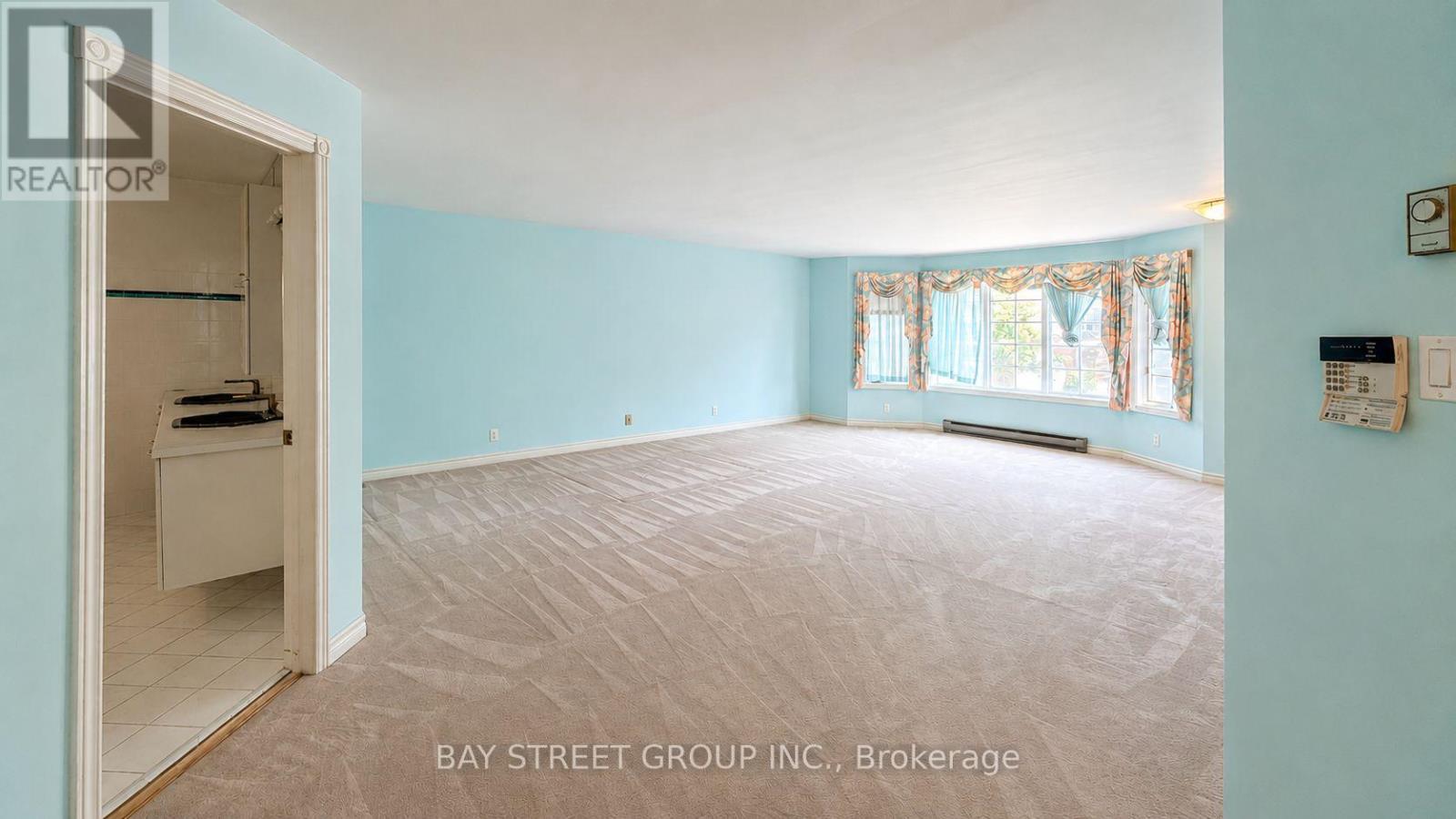 6 HUNT CLUB COURT - 17