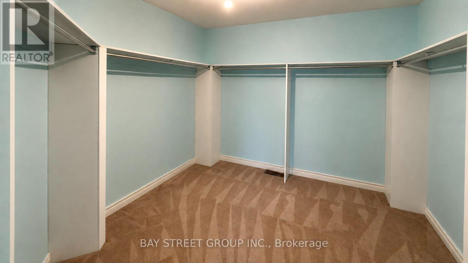6 HUNT CLUB COURT - 19