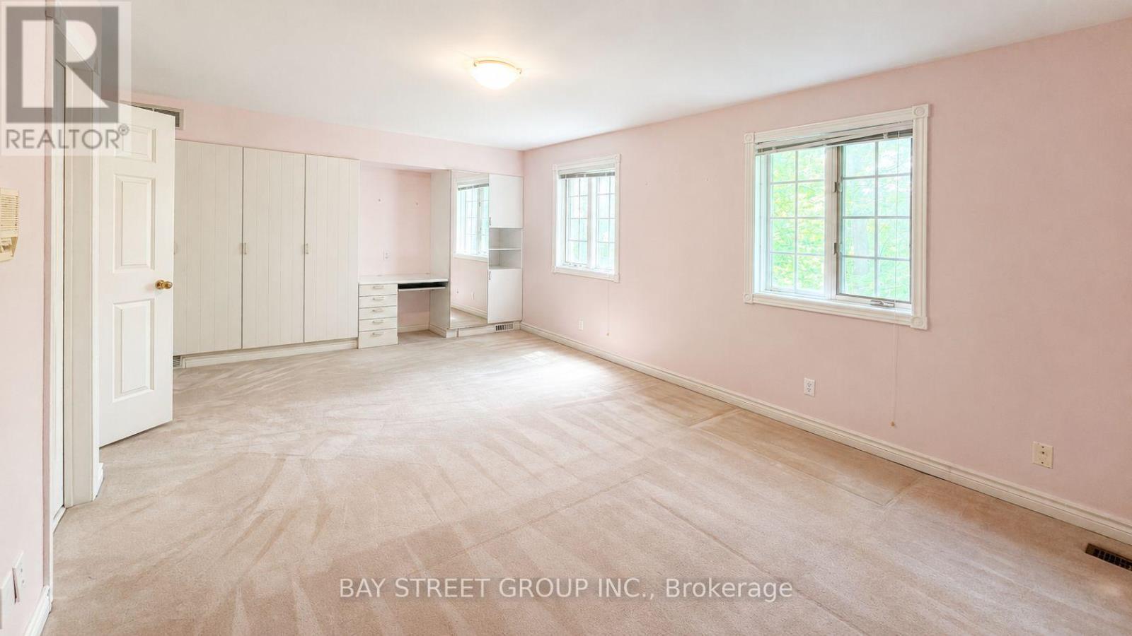 6 HUNT CLUB COURT - 23